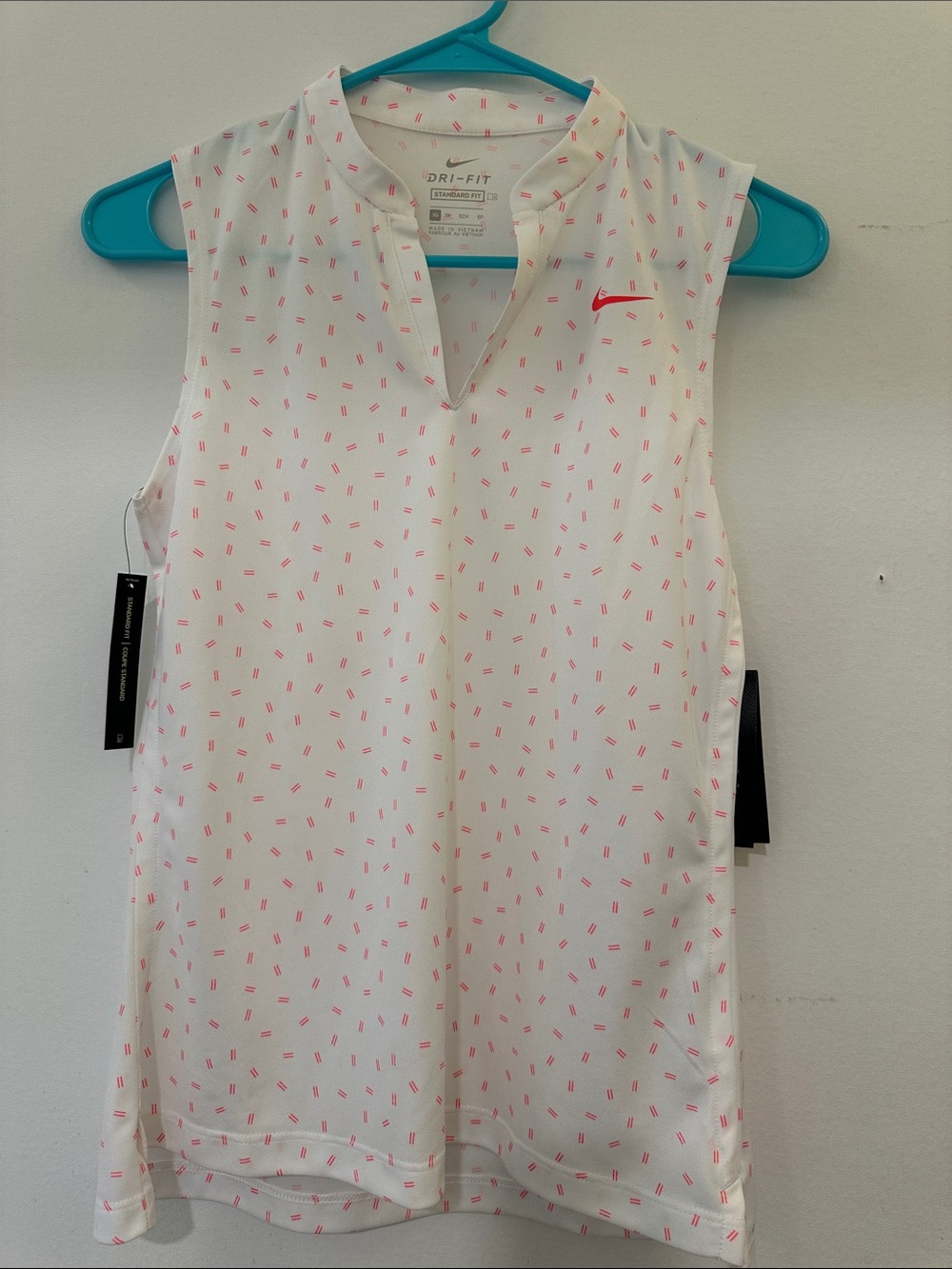 NWT Nike Women’s White Sleeveless Tank with Pink Micro-Print